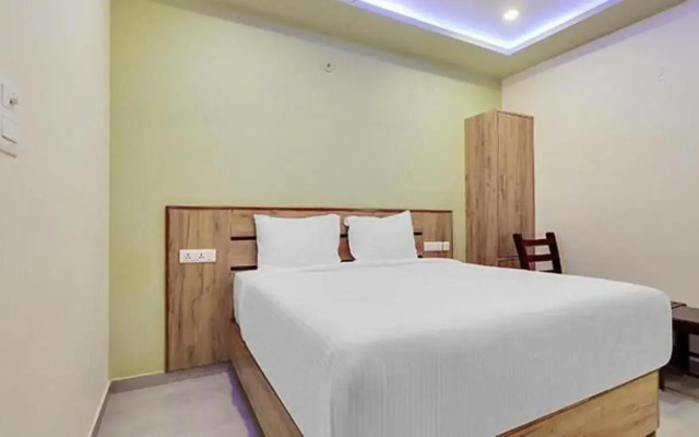 Townhouse OAK Hotel SVA