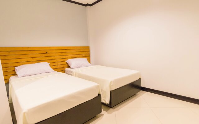 Mahogany Tourist Inn