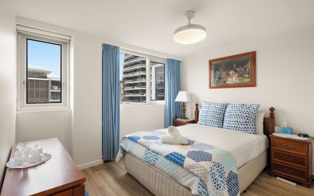 Coastal Comfort with Ocean Views – Guest Rooms – Gold Coast