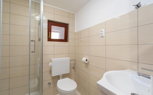 Beautiful Home in Prizba With Wifi and 3 Bedrooms