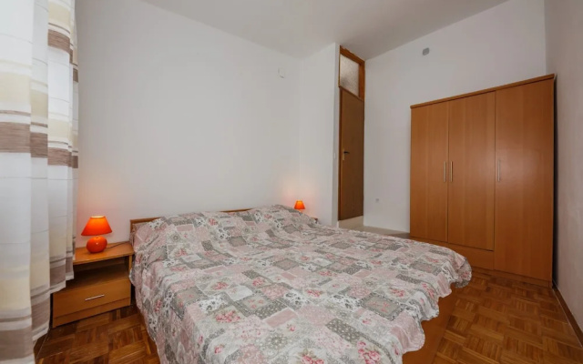 A1 - apt w. the sea View, two Terraces and Garden