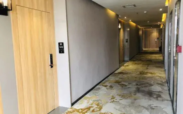 7 Days Hotel (Dongguan Qishi Center)