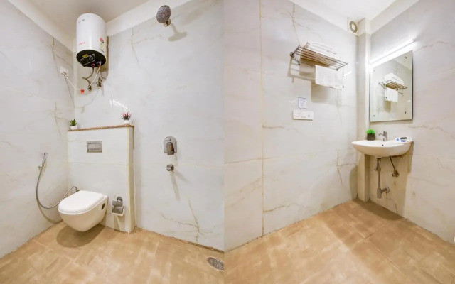 OYO Rooms 813 near Omaxe City Centre