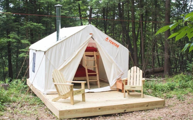 Tentrr- Hucklebuck Railway Camp