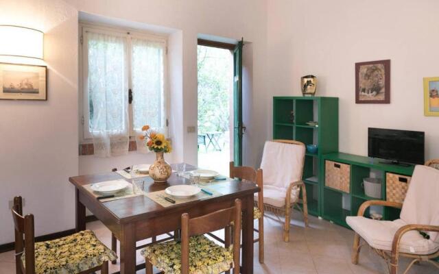 ALTIDO Lively 3BR Villa with Shared Garden, 50m from Beach