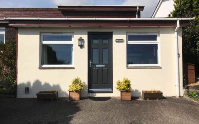Self Contained 1 Bedroom Annex hosted by Hillside.