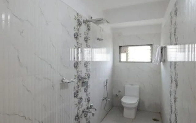 Rich Fort By OYO Rooms