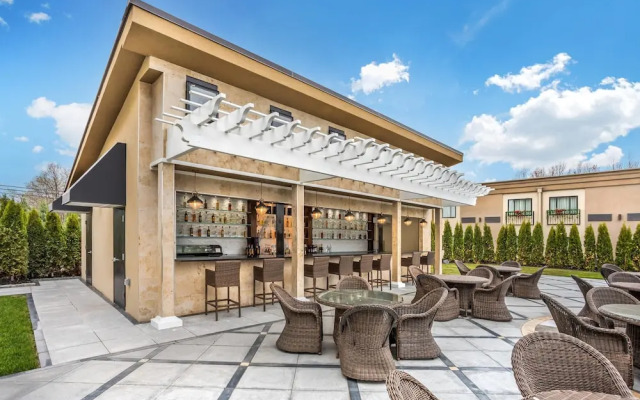 Clarion Inn