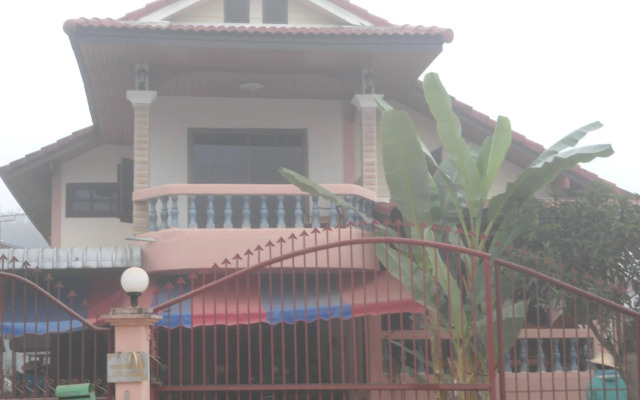 Panisa Guesthouse