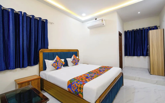 Fabhotel Rr Living Grand