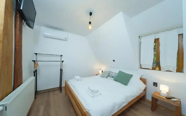 Yeti Cabin
