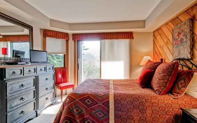 Ridgepoint Townhomes by East West Hospitality