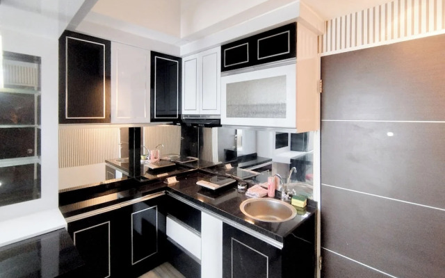 Monochromatic Modern 1Br At Tamansari Prospero Sidoarjo Apartment