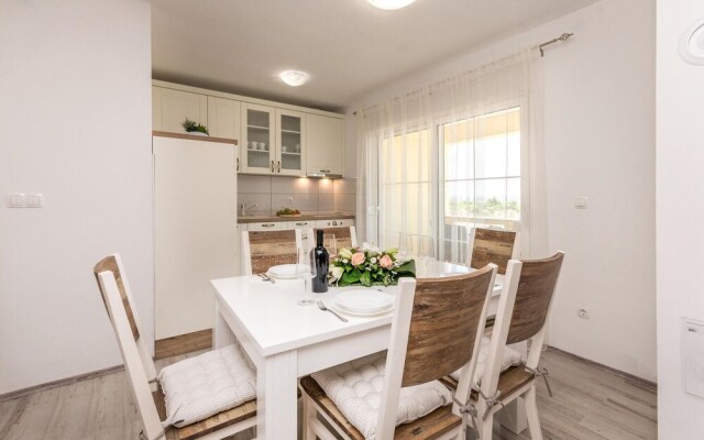 Nice Home in Ninski Stanovi With 4 Bedrooms and Wifi