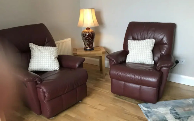 Immaculate 3-bed House With Private Secure Garden