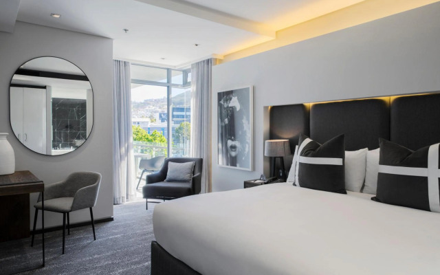 The Capital 15 on Orange Hotel & Spa