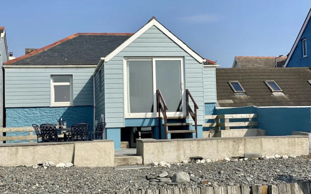 Beach Side House in Beautiful Borth