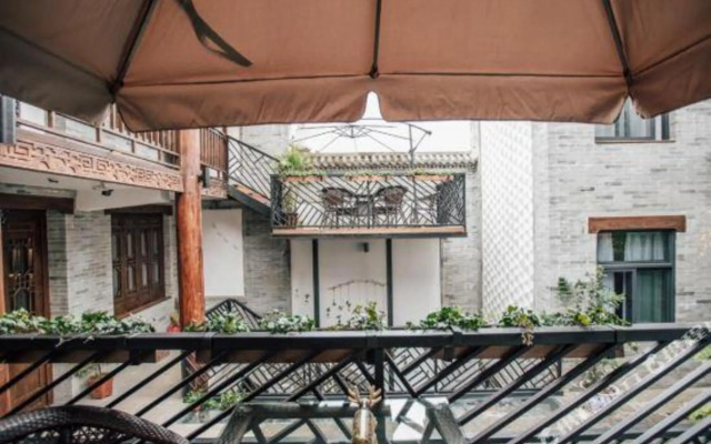 Leo's Inn