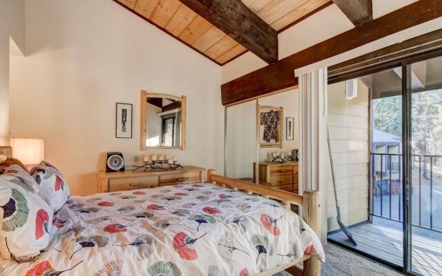 Alpine Meadows Peak 15 Min to Commons Beach