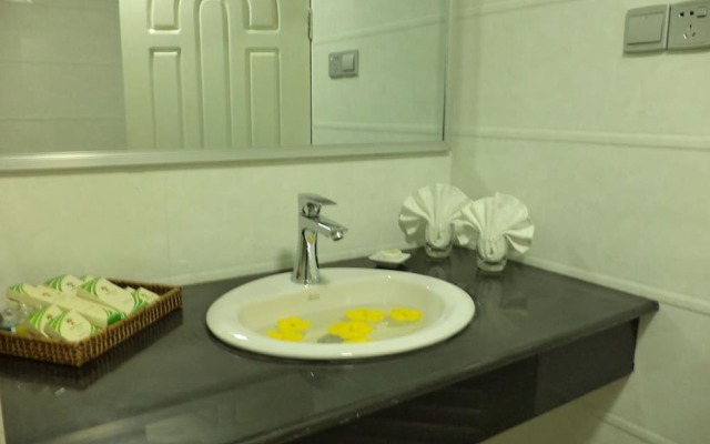 Jade Royal Hotel