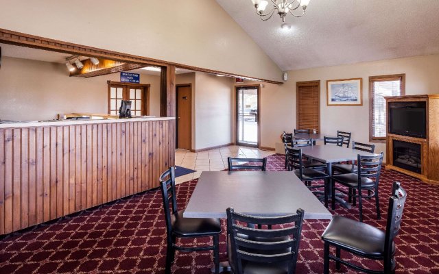Dragonfly Inn and Suites