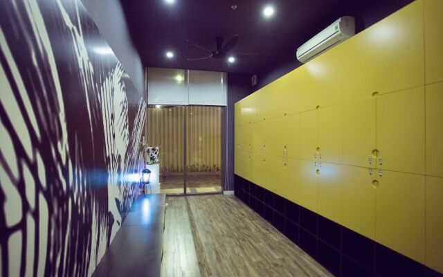 Ami Splendid Rooftop Pool