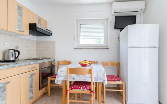 Apartments Ester in Lopar - island Rab