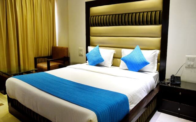 OYO 3537 Hotel Landmark