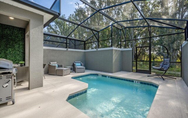 Luxury Chic Modern Home Prime Location