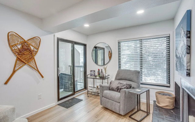 Remodeled Vail Condo w/ Hot Tub Access!