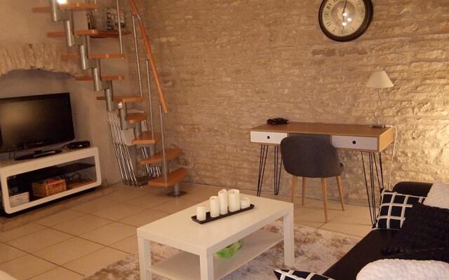 Holiday home Aqueducienne