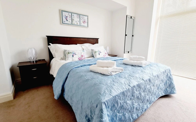 Seas the Day - Luxury Beach Apartment - Sleeps 4