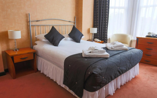 Royal Exeter Hotel