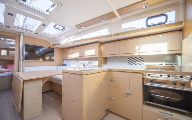 A Yacht In The City