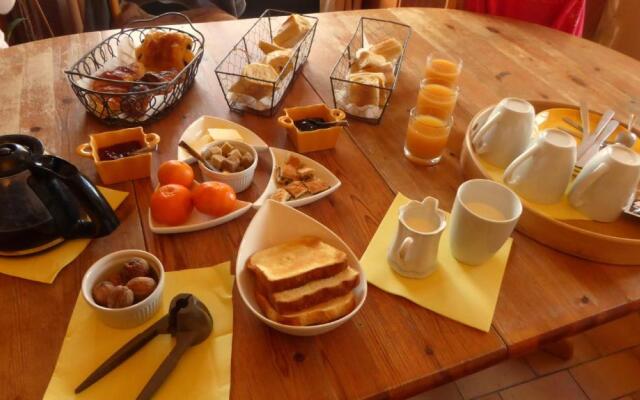 Les Pucines T2 bas de villa