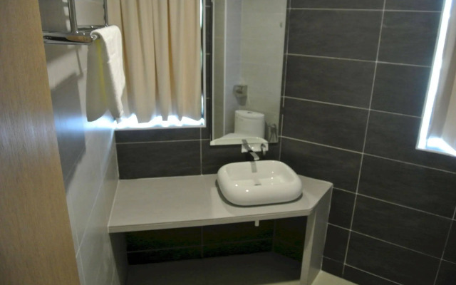 Super 8 Hotel @ Bayan Baru