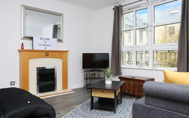 JOIVY Apartment Near The Royal Mile With Parking