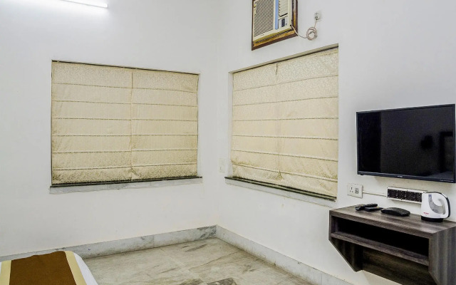 Oyo 6774 Apartment The White Feathers