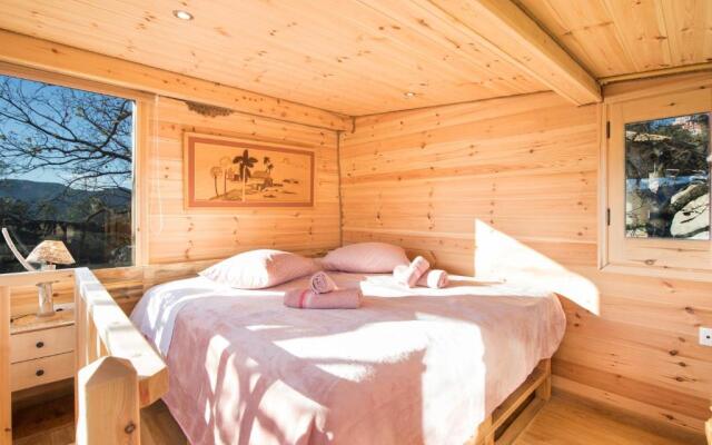 Romantic Tree House