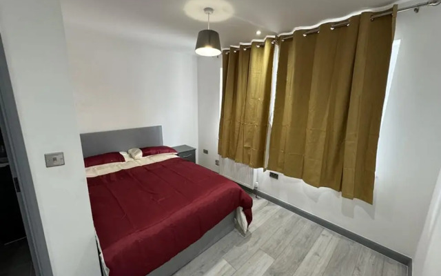 Drayton Dream House - 6 Bedrooms