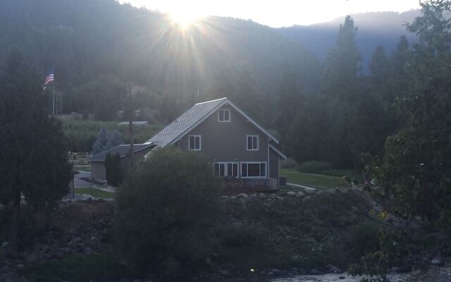 Leavenworth River Haus