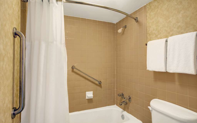 Ramada Wayne Fairfield Area