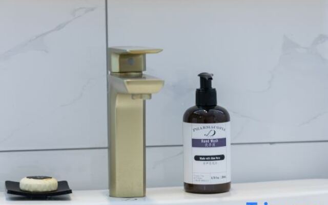 XANA Deluxe Hotel (Qingdao Beer Street Zhongshan Park)