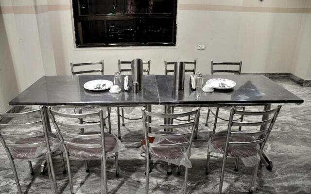 Hotel Kirti Plaza