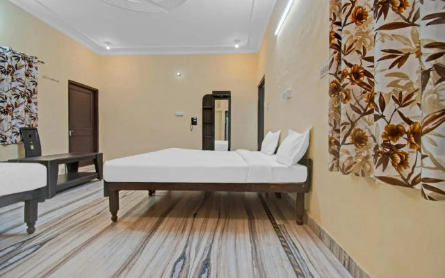 OYO Flagship 70280 Hotel Raj Baag