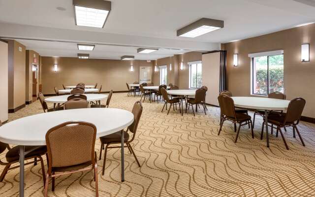 Comfort Inn & Suites