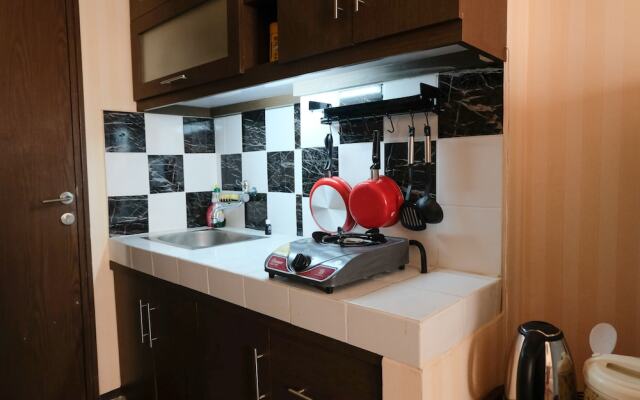 Homey And Cozy Studio Room At Suites @Metro Apartment