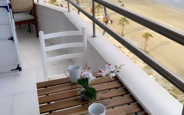 Larnaca Seaview Rooms