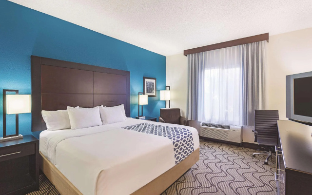 La Quinta Inn & Suites by Wyndham Central Point - Medford
