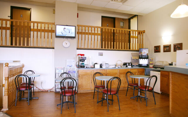 The Inn & Suites SW Omaha